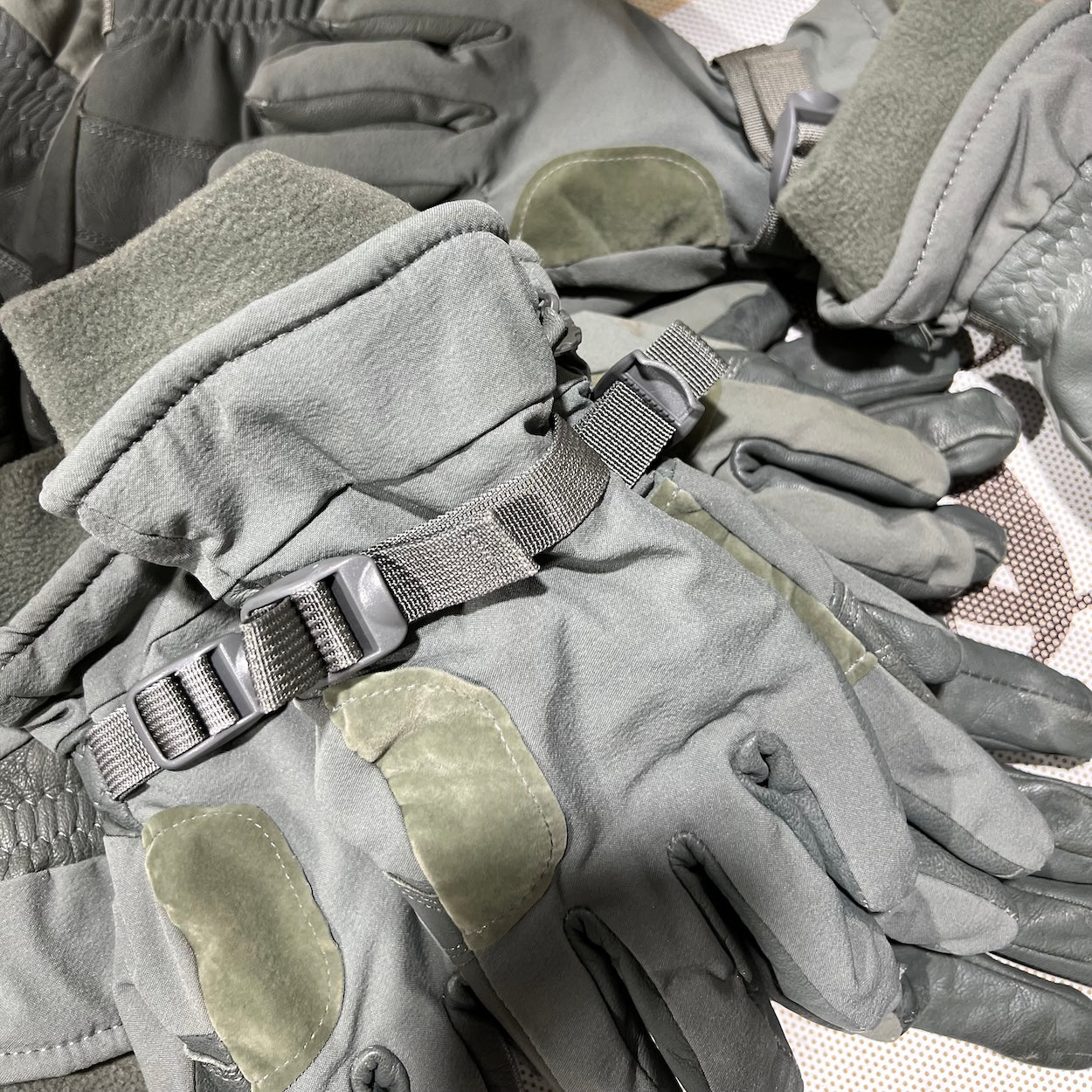 US Army Cold Weather Gloves - Made in USA - Sizes S-XL