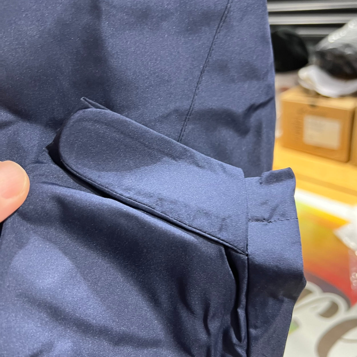 Men's Mesh-Lined Windbreaker - Roll-Away Hood & Zip Pockets