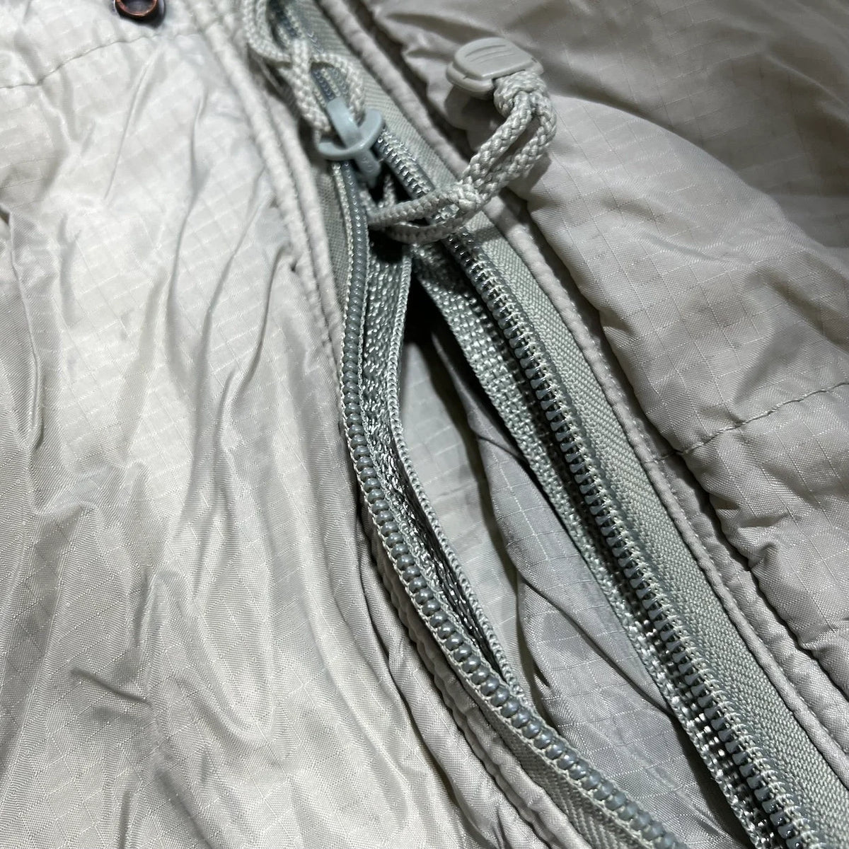 US Military Sleeping Bag, Intermediate Cold Weather Mummy Style, 10°F–30°F
