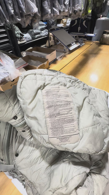 XL US Military Intermediate Cold Weather Sleeping Bag - Mummy Style USGI New