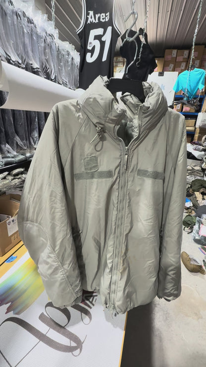 US Army Gen III Level 7 Extreme Cold Weather Parka - Medium Regular (USGI)