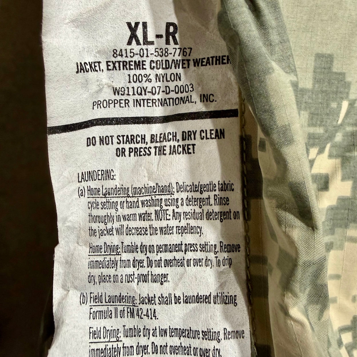 US Military Gen III Extreme Cold Wet Weather Jacket Gore-Tex Digital Camo XL